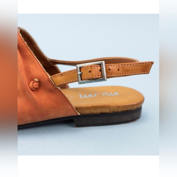 Mi'iM Nikki Sandals - Picture 3 of 5